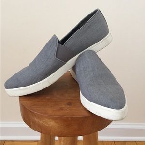 ⭐️ PRICE DROP! ⭐️Vince pointed flats